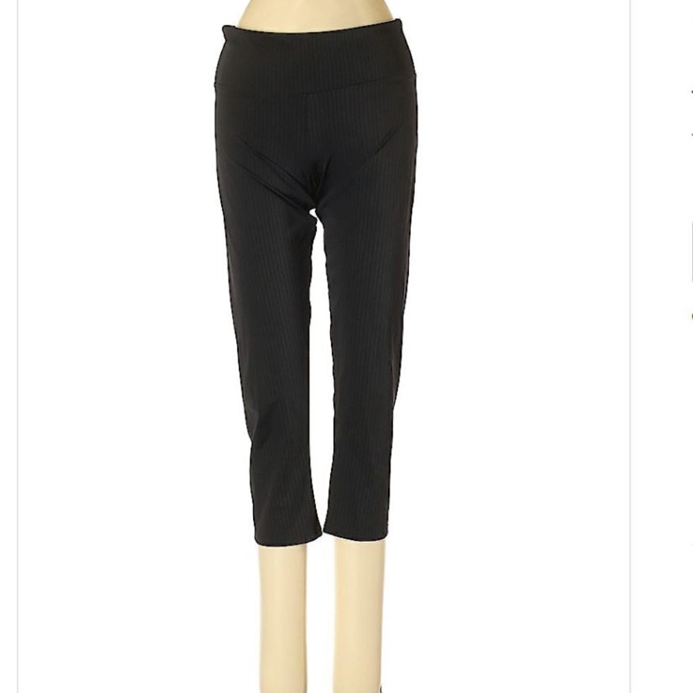 Onzie Black Capri Athletic Active Leggings Tights Pants Size Small / Medium